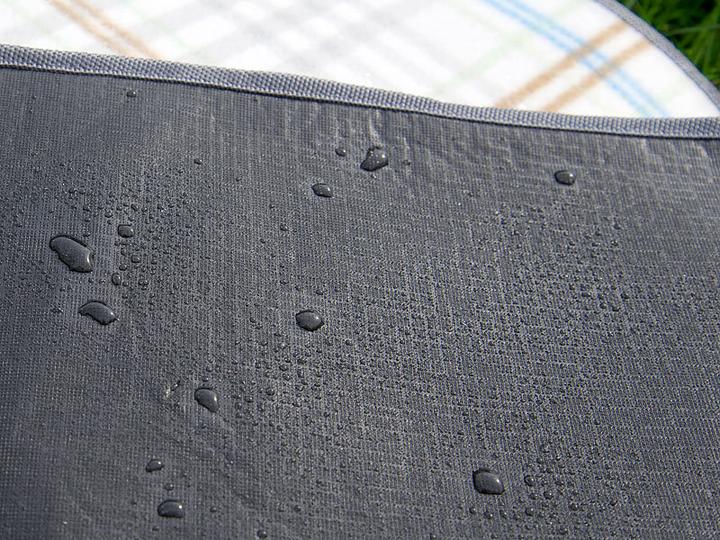 Produktbild Pearl Wasserdichte XXL-Picknick-Decke aus Fleece, 2,5 x 2 m