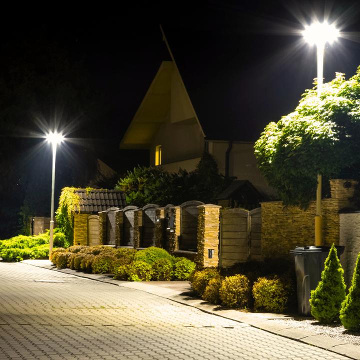 Produktbild Luxula LED-Strassenleuchte LX800112, rund, 120W, 12000lm, 3000K, IP65 (IP65)