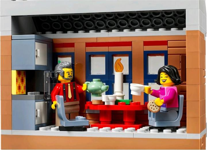 Image du produit LEGO La rue principale décorée pour Noël (10308, LEGO difficiles à trouver)