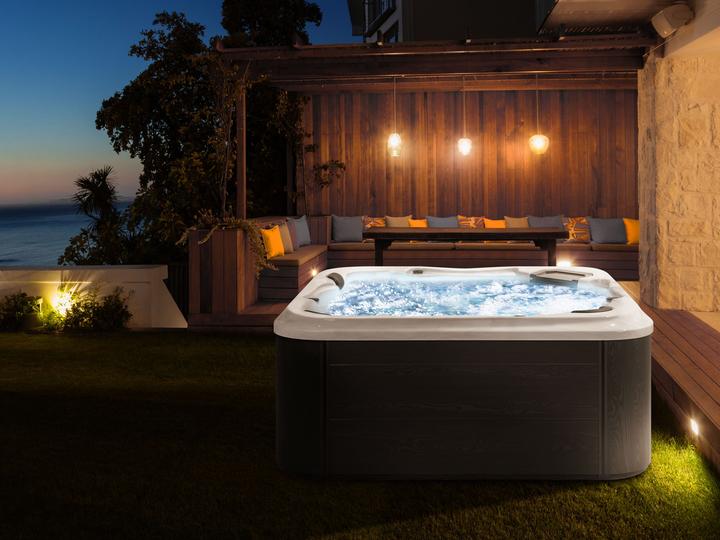 Actual product image Beliani Whirlpool Outdoor white with LED square 210 x 210 cm TULAROSA (6 pers.)