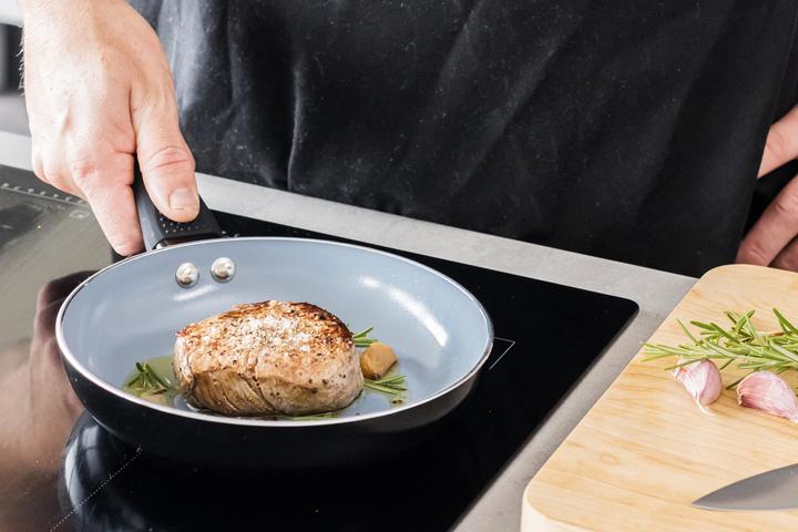 Actual product image Master Class Frying pan (20 cm, Frying pan, Cast aluminium)