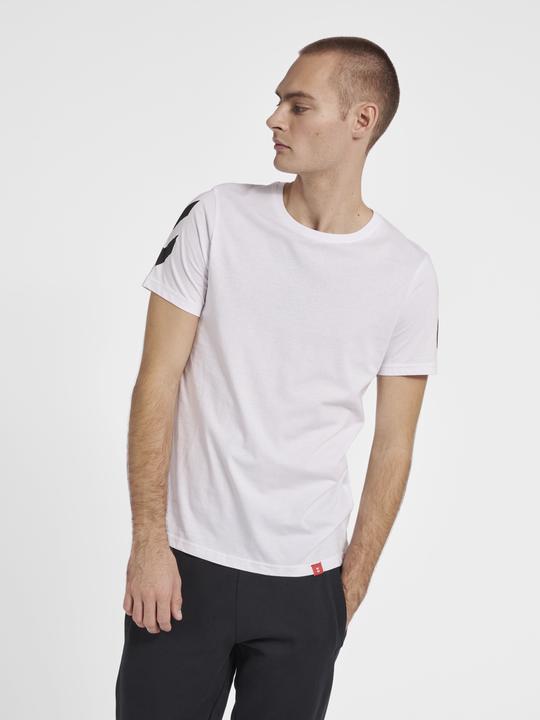 Actual product image hummel Legacy Chevron T-Shirt (S)
