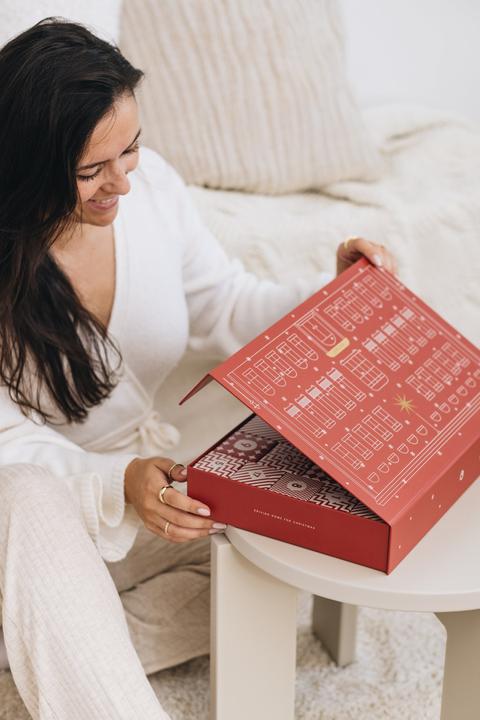 Actual product image Ava & May Scented candles and diffusers