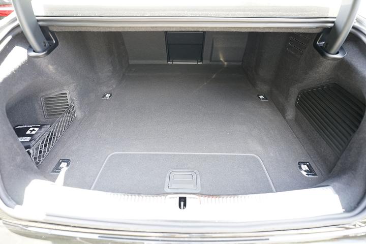 Immagine prodotto Aristar Rivestimento del bagagliaio per Audi A8 dal 2019 (ibrido plug-in + facelift 2021)