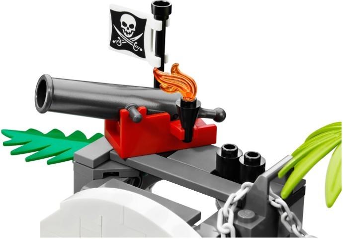 Actual product image LEGO Pirates Treasure Island (70411)