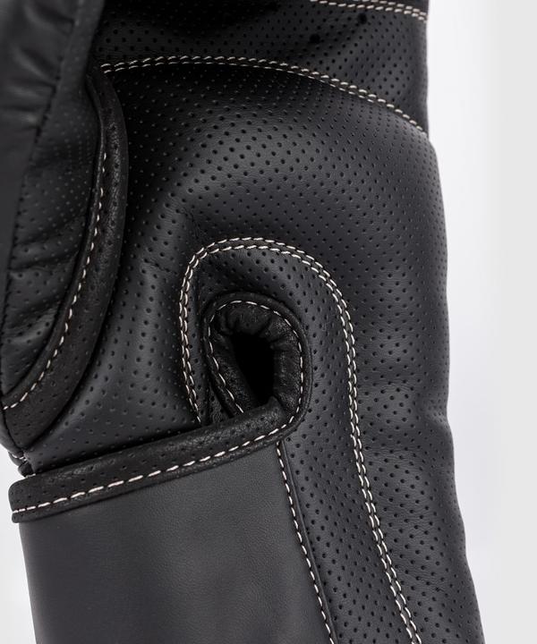 Produktbild Venum Impact Evo Boxing Gloves - Black - 10 Oz (10 OZ, One Size)