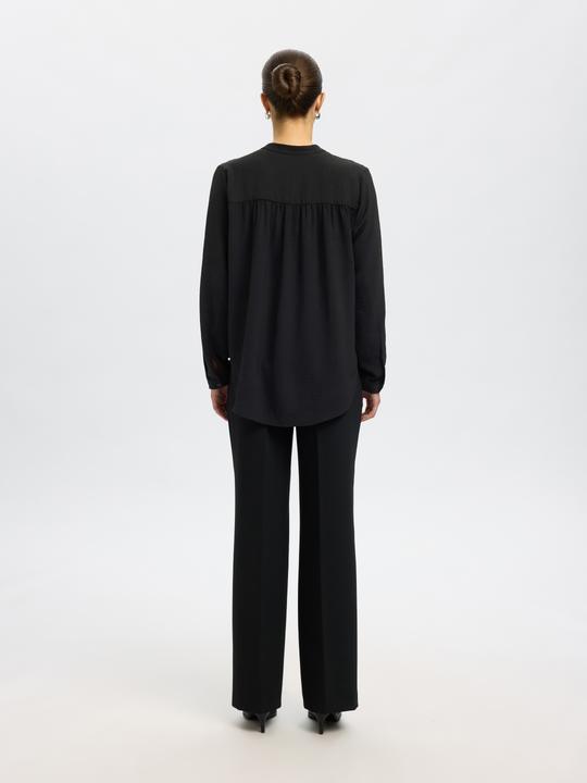 Produktbild Selected Femme V-Ausschnitt Straight Fit Oberteil (38)