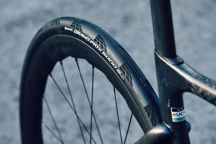 Actual product image Continental GRAND PRIX 5000S (28 x 1.40, 35-622)