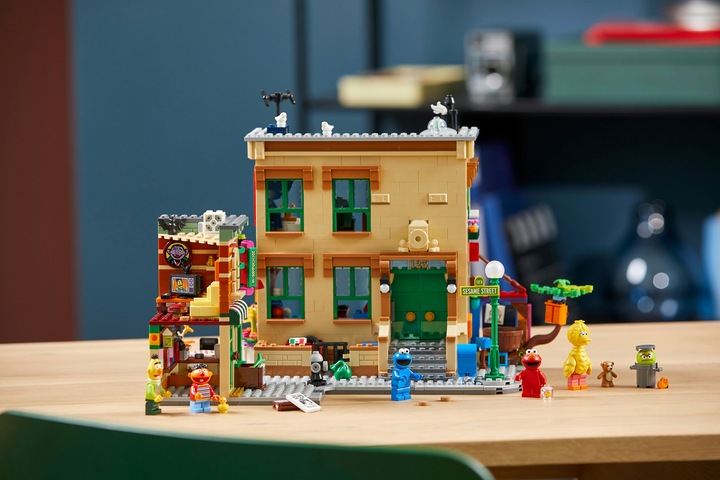 Actual product image LEGO 123 Sesame Street (21324, LEGO Ideas, LEGO Rare Sets)
