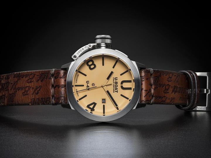 Produktbild U-Boat 8106 Classico U-47 Automatik beige 47mm 100M (Analoguhr, 47 mm)