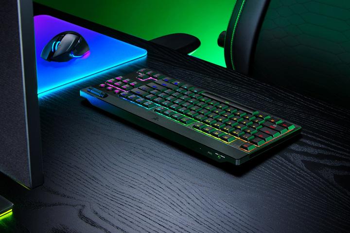 Actual product image Razer BlackWidow V4 Tenkeyless HyperSpeed Low Profile (US, Wireless)