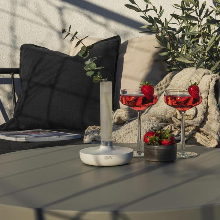 Produktbild Konstsmide Akku-Tischleuchte USB Biarritz, 1800 / 3000 / 4000 K, Weiss