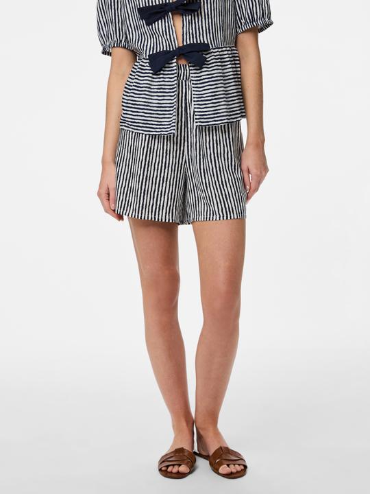 Actual product image Pieces PCTALVINA Shorts (L)