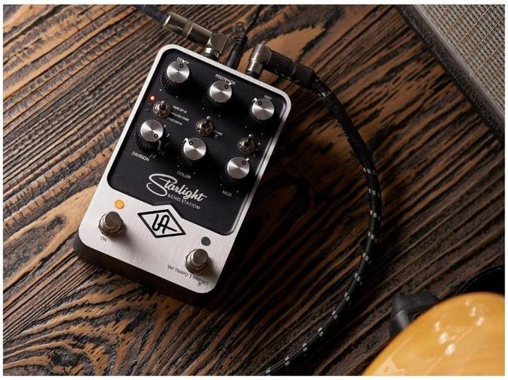 Actual product image Audio UAFX Starlight Echo Station - Guitar Effect (Guitar)
