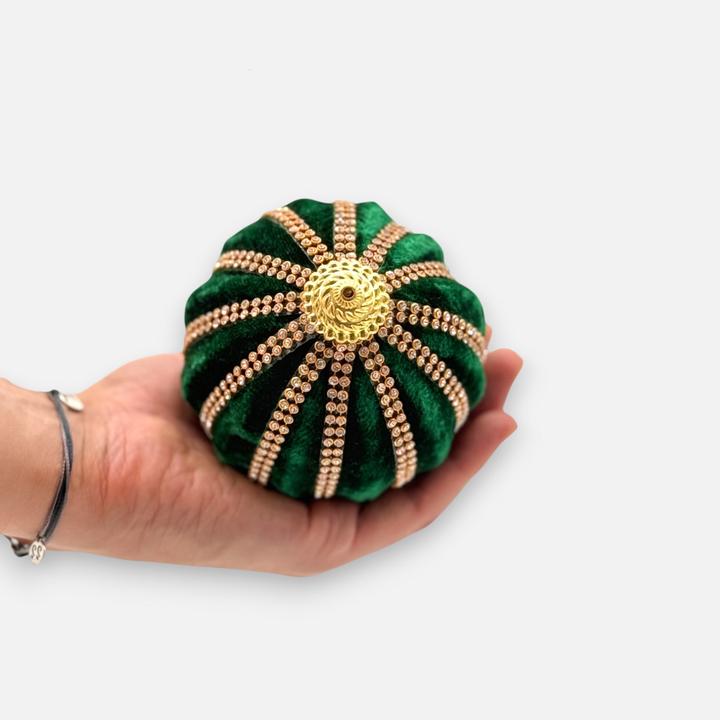 Actual product image Mon Chouchou Weihnachtskugel Samt grün