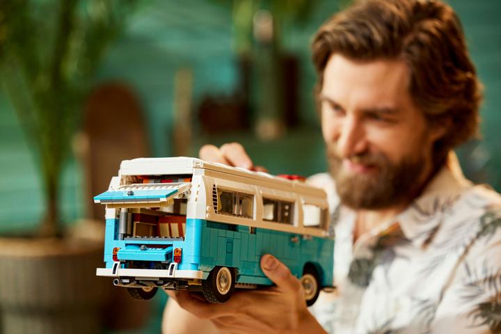 Produktbild LEGO Volkswagen T2 Campingbus (10279, LEGO Creator Expert, LEGO Seltene Sets)