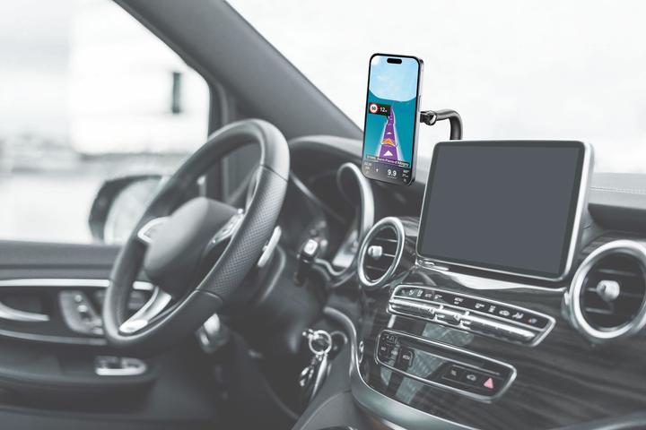 Actual product image Cellularline MAG Display Car Holder