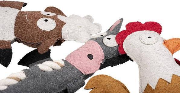 Actual product image Duvoplus Ruby Rooster Farm Friend (Plush toy dog)