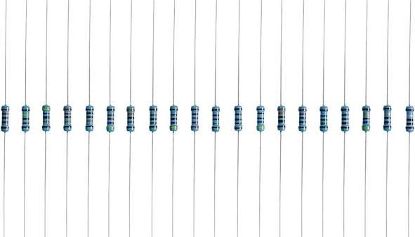 Actual product image Quadrios 22P100 Metal film resistor range 100 k? axial leaded 0.5 W 1 % 1 set