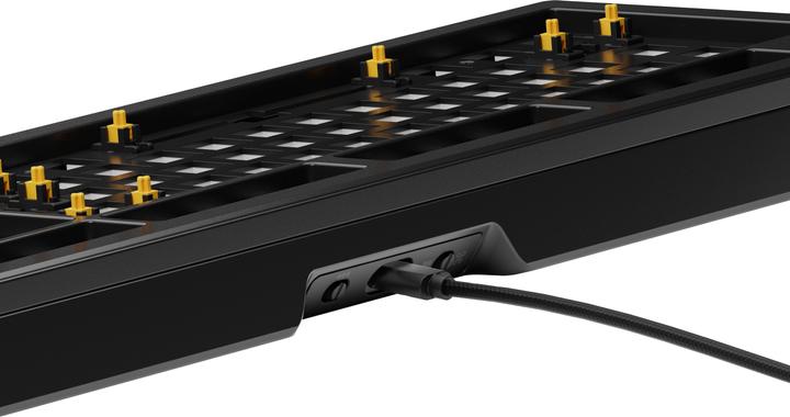 Actual product image Glorious GMMK 3 Pro 100 % custom gaming keyboard - barebone, ANSI layout, black (Barebone, Cable)