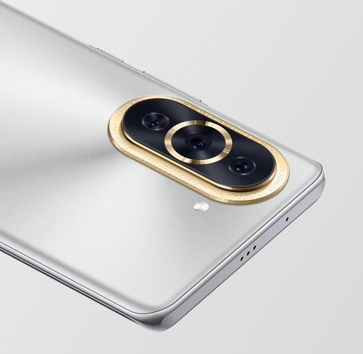 Actual product image Huawei Nova 10 Pro (256 GB, Starry Silver, 6.78", Dual SIM, 50 Mpx, 4G)