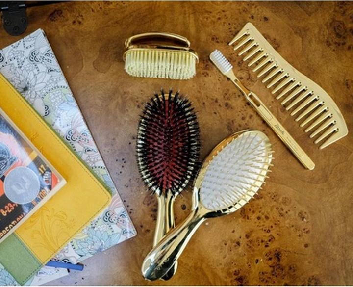 Produktbild Jäneke Haarbürste Verchromter Körper Verchromte Borsten Schwarzer Gummi 84g