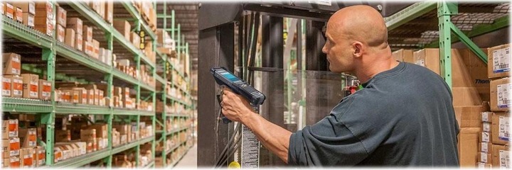 Produktbild Zebra MC9300 Handheld Mobile Computer 10,9 cm (4.3 Zoll) 800 x 480 Pixel Touchscreen 765 g Schwarz (2D-Barcodes)