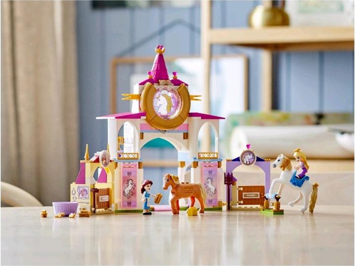 Actual product image LEGO Disney Princess 43195 Belle & Rapunzel horse stable (43195, LEGO Disney)