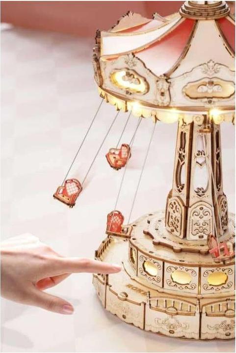 Produktbild Rokr Kettenkarussell - 3D Holzbausatz (elektrisch)