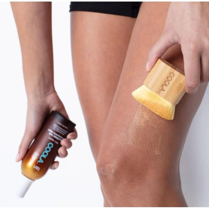 Produktbild Coola Suncare Tan Kabuki (Zubehör Selbstbräunung, 1000 ml)