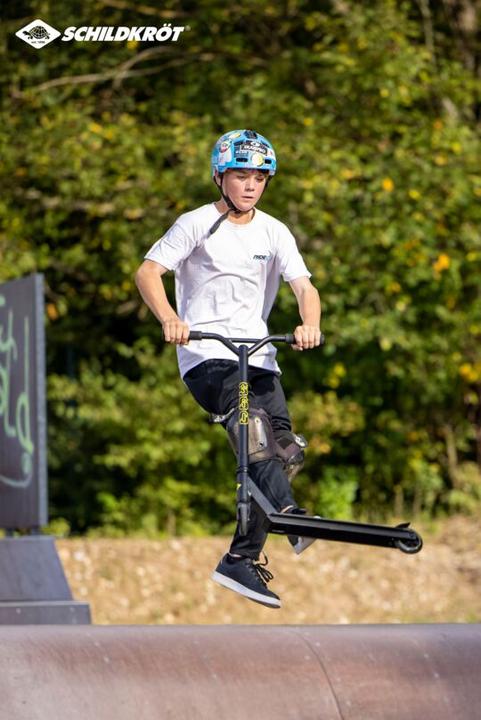 Produktbild Schildkröt Stunt Scooter 360 Orbit