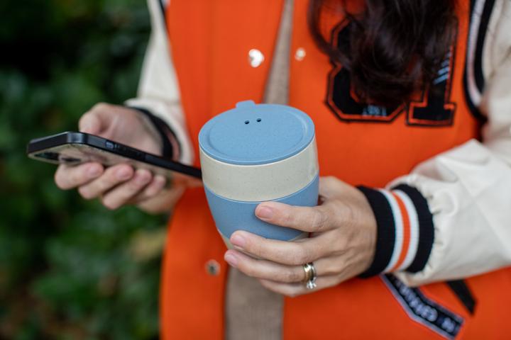 Actual product image Koziol Thermos mug with lid 400 ml (0.40 l)