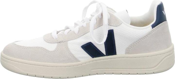 Actual product image Veja V-10 (37)