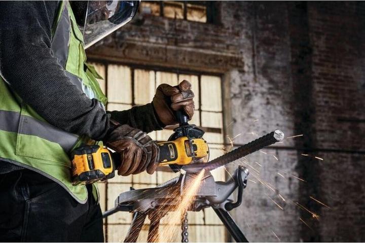 Produktbild DeWalt 125 mm 18V Li-Ion 1x6,0Ah XR FELXVOLT (DCG409VST1-QW) Akkuschleifer, TST (125 mm)