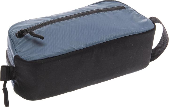 Actual product image Cocoon Necessaire On-The-Go Toiletry Kit Light, M, 24 x 13 x 9 cm (2.80 l)