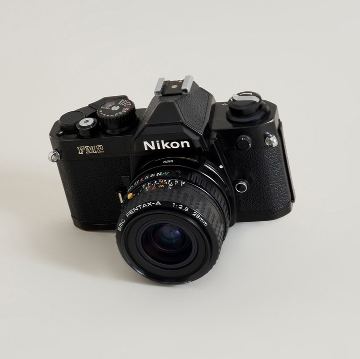 Actual product image Urth Lens Mount Adapter: Compatible with Pentax K Lens to Nikon F Camera Body (with Optical Glass)