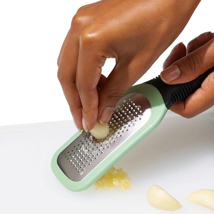 Produktbild OXO Ingwer- und Knoblauchreibe