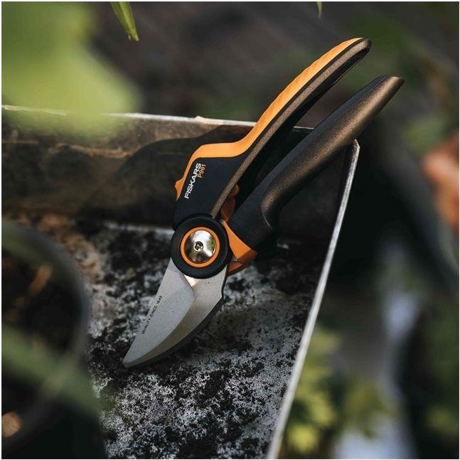 Actual product image Fiskars X-series bypass garden shears L P961