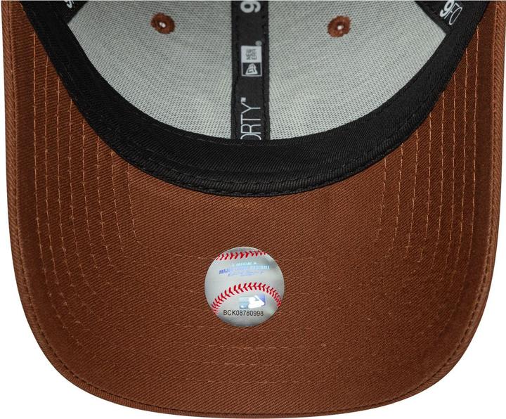 Actual product image New Era 9Forty Damen Cap - New York Yankees Braun