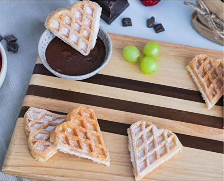 Produktbild Continenta Gummibaum Schneidebrett m. Streifen aus Akazie, 26x16.5 cm