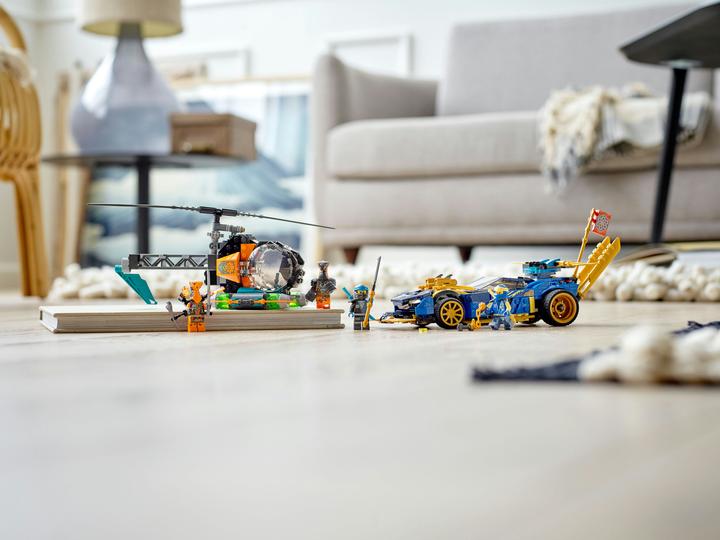 Produktbild LEGO Jays und Nyas Rennwagen EVO (71776, LEGO Ninjago)