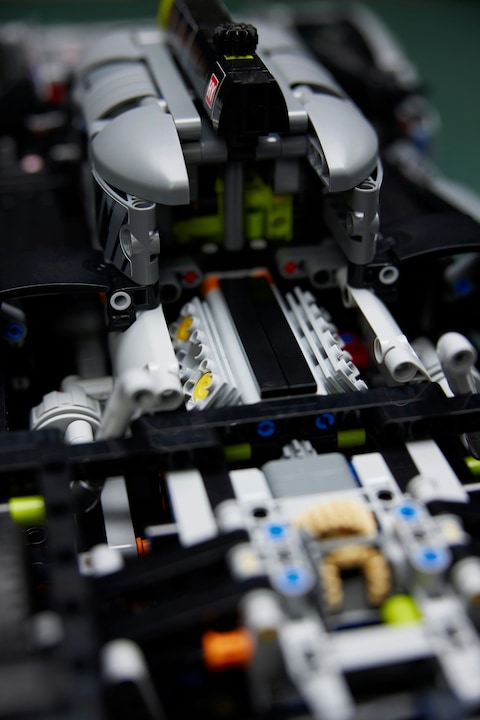 Produktbild LEGO Peugeot 9X8 24H Le Mans Hybrid Hypercar (42156, LEGO Technic)