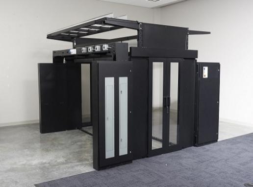 Produktbild APC HyperPod Roof - Rack Füllplatte - auf Dach