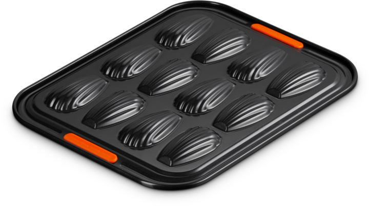 Actual product image Le Creuset Madeleine mould 12