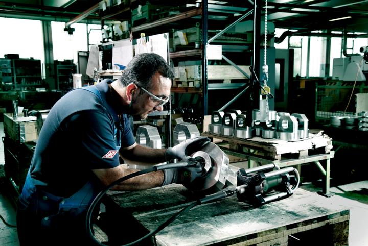 Produktbild Metabo GE 710 Plus (Geradschleifer, 710 W)