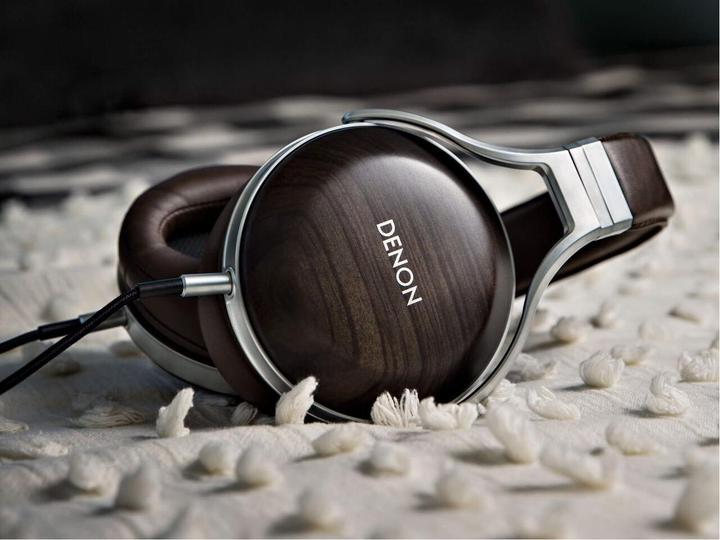 Actual product image Denon Ah-D5200 (No noise cancellation, Cable)
