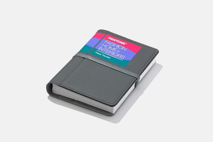 Image du produit Pantone Référence de couleurs portative pour la maison et les intérieurs avec 2625 teintes