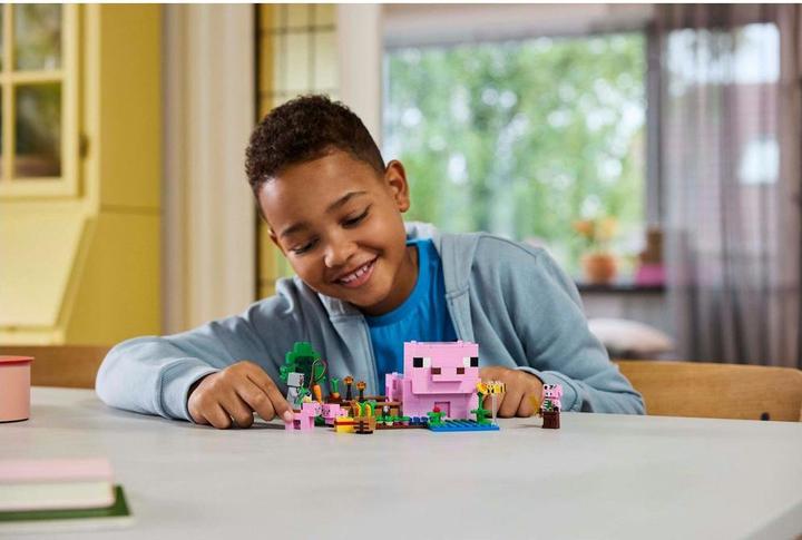 Actual product image LEGO Das Babyschwein-Haus (LEGO Minecraft)