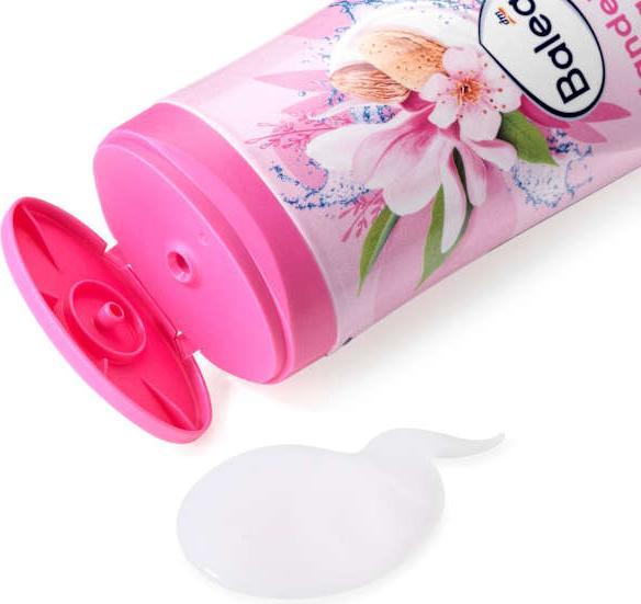 Actual product image dm Balea Cremedusche (300 ml)