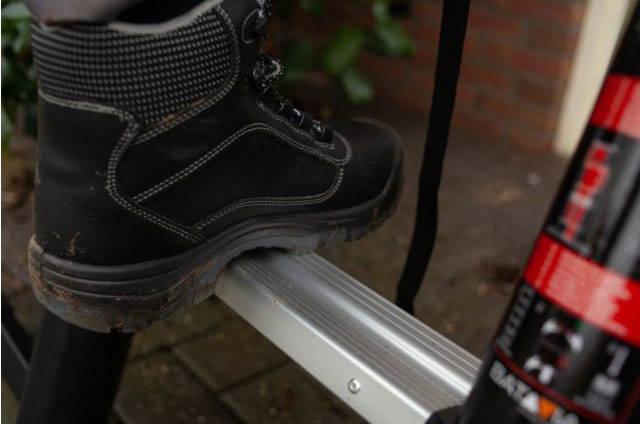 Actual product image Batavia Professional Telescopic Ladder 3.81m (Scaffolding, 381 cm)